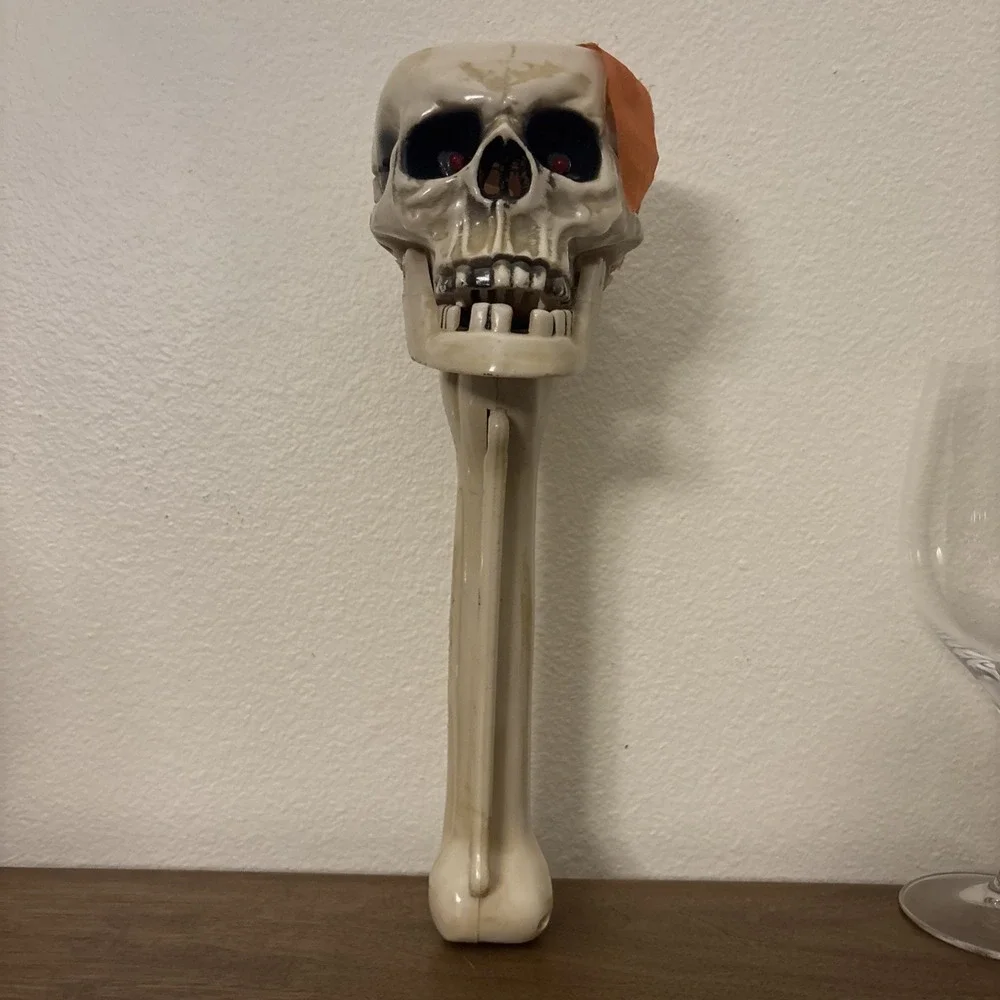 2001 Halloween Talking Skull Blows Flame Torch Light Up Vintage Joy Chief Works